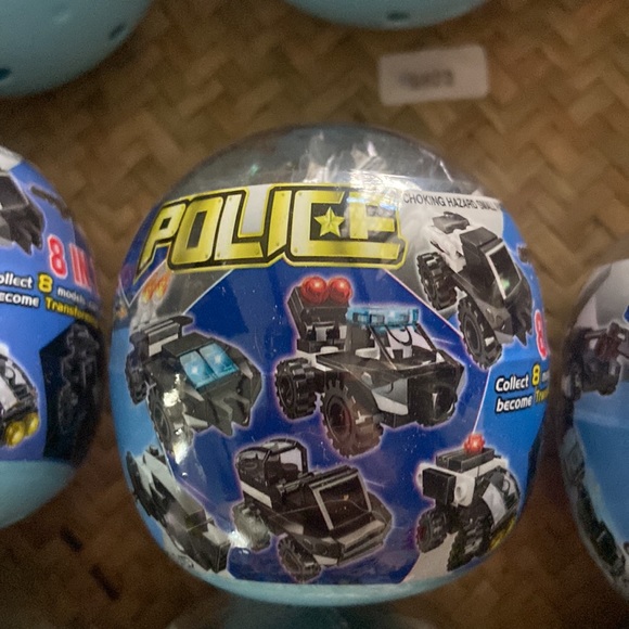 12 police transforming cars. Mystery balls. 8 in 1 - Picture 2 of 7